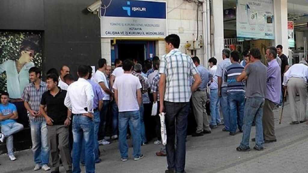 Gençleri işe alan şirkete 6 ay maaş, 18 ay prim desteği
