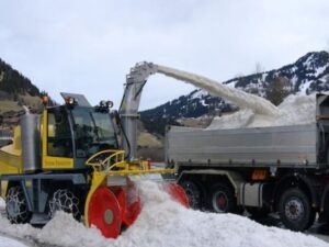 DHMİ, 13 ADET PALETLİ KAR ARACI (SNOW TRUCK) İHALESİNİ YAPTI