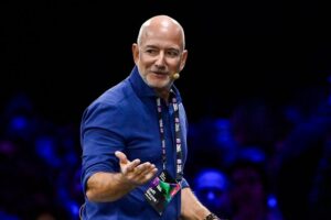 Jeff Bezos, sahalara geri dönüyor: Kendini CEO olarak atadı