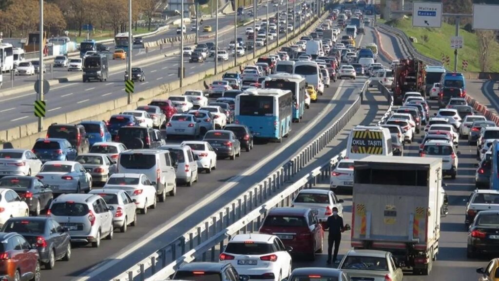 Trafiğe Kaydı Yapılan Taşıt Sayısı Yıllık Bazda Yüzde 14,8 Azaldı
