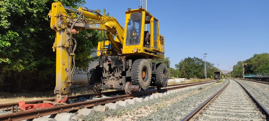 TCDD, 14 Adet Demiryolu Ekskavatörü Temini İhalesinde Teklif Değerlendiriyor