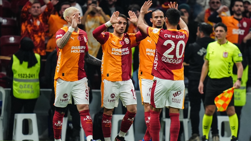 Galatasaray, Süper Lig’de ilk yarıyı lider bitirdi