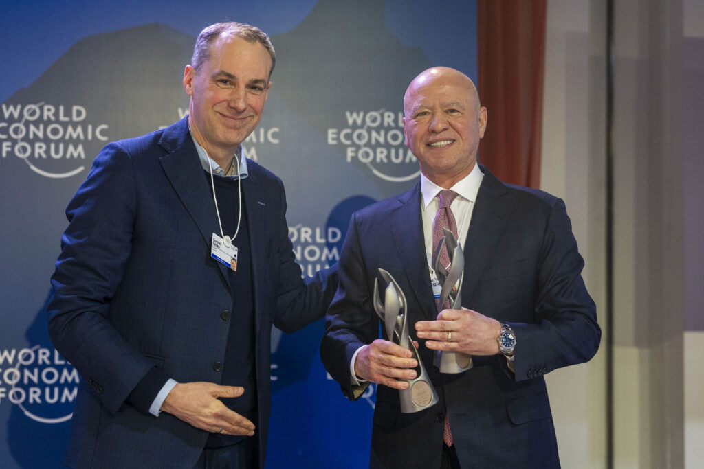 Koç Holding CEO’su Levent Çakıroğlu, Davos Zirvesi’nde Yapay Zekâ Destekli Sanayi Dönüşümünü Aktardı