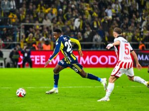 Fenerbahçe, Turkcell Süper Kupa’da finale yükseldi