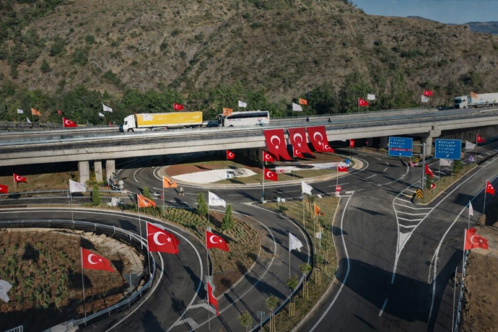(Bilecik – Bozüyük) Ayrımı – Pazaryeri İl Yolu    (6,7 Km ) Yapım İşi İhale Ediliyor
