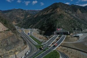 Çamlıbel Tüneli Ve Bağlantı Yolları Km: 0+000-7+700 Arası Yapım İşleri İçin Sözleşme İmzalandı