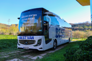 Best Van 23 adet Mercedes-Benz Otobüsünü Teslim Aldı