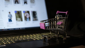 Türkiye’de e-ticaret hacmi 5 yılda 12 kat artarak 10,6 trilyon liraya ulaştı