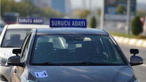 Ehliyet alacak milyonlarca vatandaşı ilgilendiriyor: Direksiyon sınavında yeni dönem başlıyor