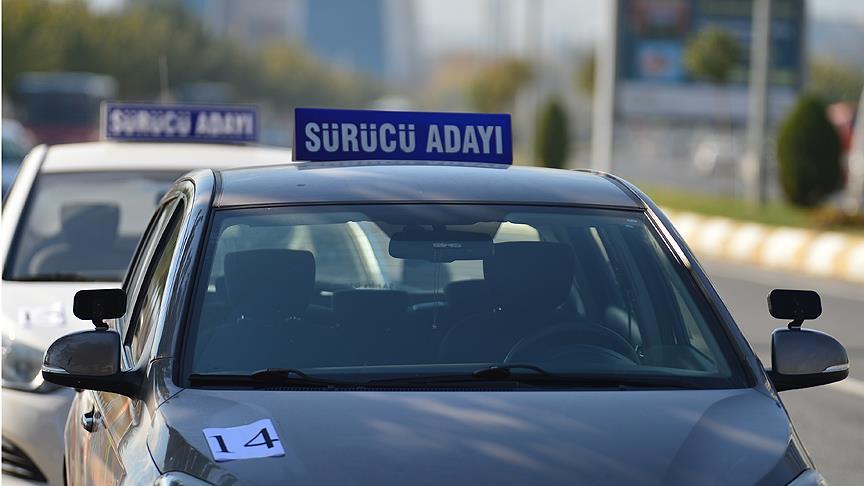 Ehliyet alacak milyonlarca vatandaşı ilgilendiriyor: Direksiyon sınavında yeni dönem başlıyor