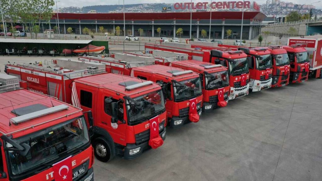 Kocaeli BB, Makine Parkına dahil Edeceği Yeni İtfaiye Arazözleri İçin Teklif Aldı
