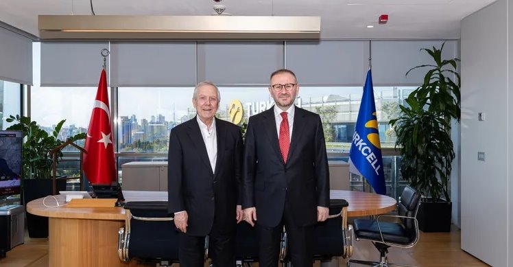 Fenerbahçe Kulübü Başkanı Aziz Yıldırım’dan Turkcell Yönetim Kurulu Başkanı Şenol Kazancı’ya ziyaret