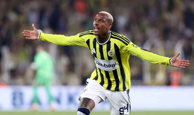 Fenerbahçe avantajı tek golle elde etti