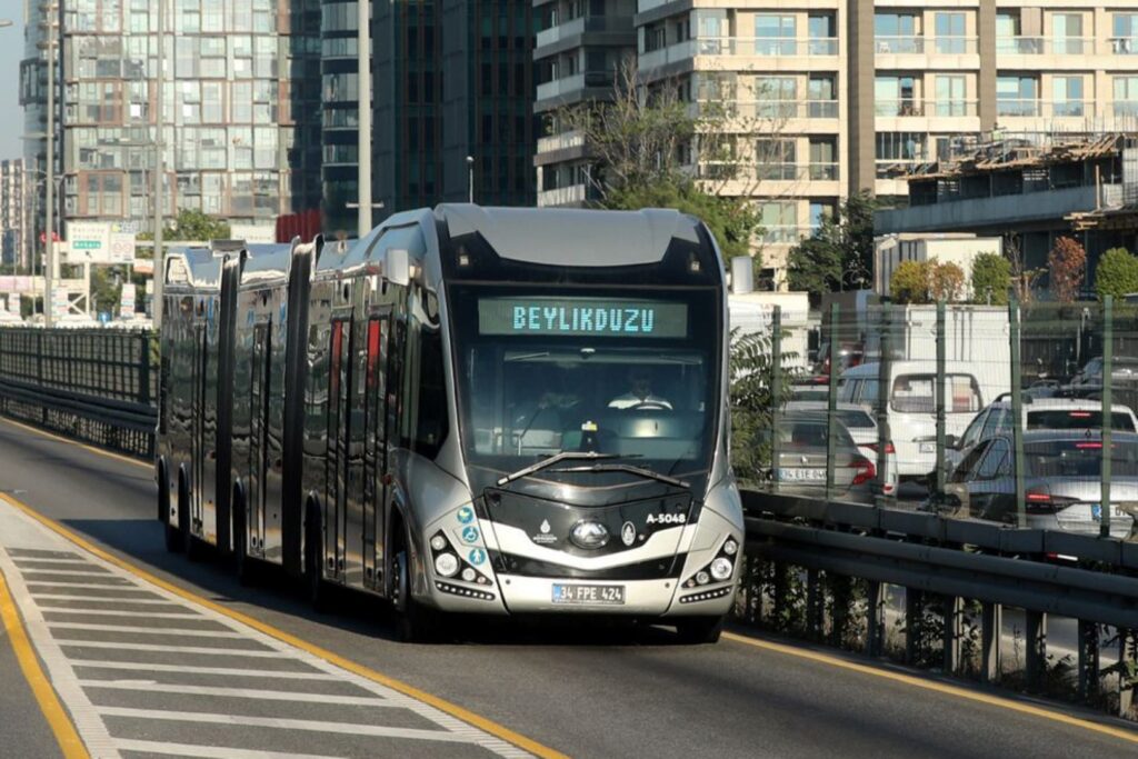 İETT’den 100 Adet Yüksek Kapasiteli Çift Körüklü Dizel Yakıtlı Otobüs  (25 Metre) Siparişi…