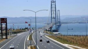 Otoyol, köprü ve tünel ücretlerine zam geldi: İşte yeni geçiş ücretleri