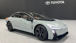 Toyota Corolla tarihinde bir ilk: Elektrikli seçeneğiyle geliyor