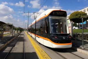 Eskişehir Büyükşehir Belediyesi 8 Adet Tramvay Aracı Temini Ve İşletmeye Alınması İşi İçin Teklif Alacak