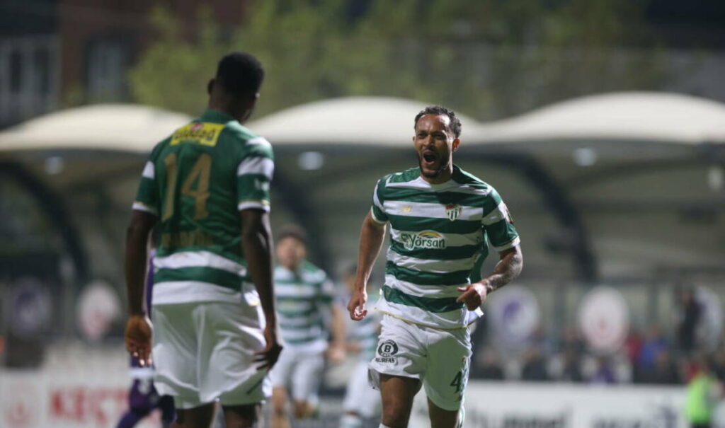 Bursaspor, Süper Lig hedefine “zirvede” ilerliyor